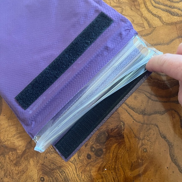 Insulated portable wine cooler/holder - Picture 2 of 6